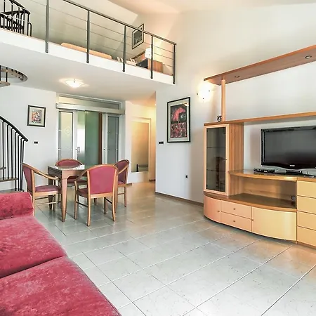 Nataly House With Guest house